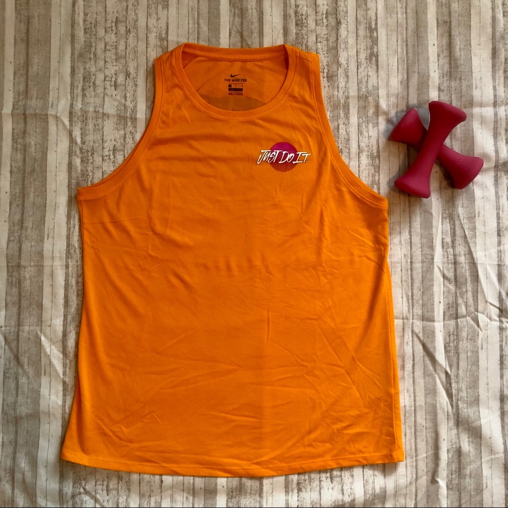 💪🏻 Nike Orange Dri-Fit Medium Muscle Tank